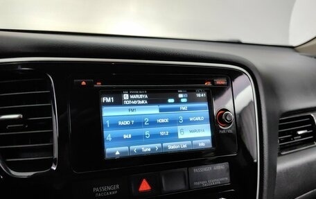 Mitsubishi Outlander III рестайлинг 3, 2015 год, 1 525 000 рублей, 14 фотография