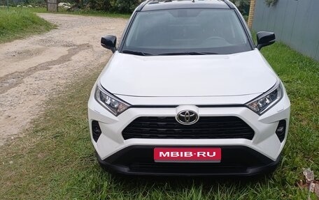 Toyota RAV4, 2021 год, 3 470 000 рублей, 1 фотография