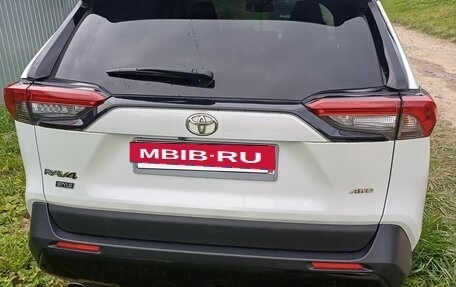 Toyota RAV4, 2021 год, 3 470 000 рублей, 4 фотография