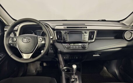Toyota RAV4, 2016 год, 2 229 000 рублей, 10 фотография