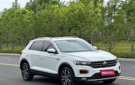 Volkswagen T-Roc I, 2022 год, 2 239 000 рублей, 1 фотография