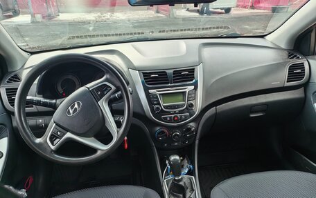 Hyundai Solaris II рестайлинг, 2012 год, 700 000 рублей, 8 фотография