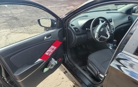 Hyundai Solaris II рестайлинг, 2012 год, 700 000 рублей, 9 фотография