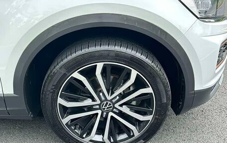 Volkswagen T-Roc I, 2022 год, 2 239 000 рублей, 7 фотография