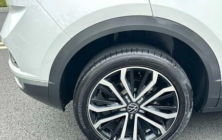 Volkswagen T-Roc I, 2022 год, 2 239 000 рублей, 6 фотография
