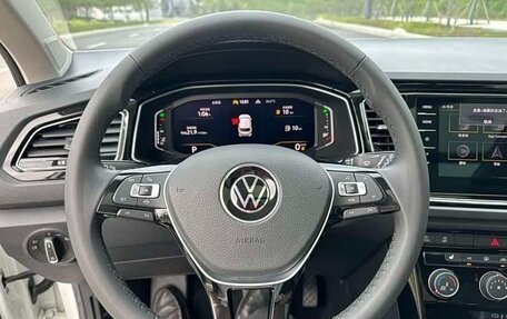 Volkswagen T-Roc I, 2022 год, 2 239 000 рублей, 10 фотография