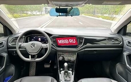 Volkswagen T-Roc I, 2022 год, 2 239 000 рублей, 9 фотография