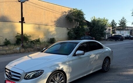 Mercedes-Benz E-Класс, 2017 год, 3 800 000 рублей, 1 фотография