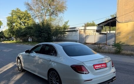 Mercedes-Benz E-Класс, 2017 год, 3 800 000 рублей, 4 фотография
