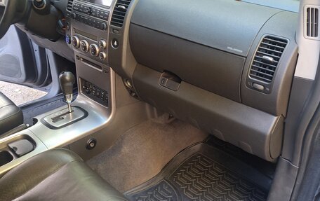 Nissan Pathfinder, 2006 год, 860 000 рублей, 23 фотография