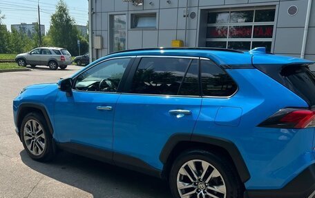 Toyota RAV4, 2020 год, 2 900 000 рублей, 3 фотография