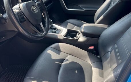 Toyota RAV4, 2020 год, 2 900 000 рублей, 5 фотография