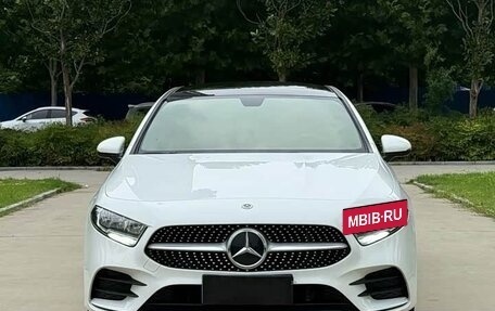 Mercedes-Benz A-Класс, 2023 год, 1 720 001 рублей, 2 фотография