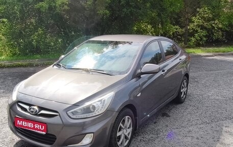 Hyundai Solaris II рестайлинг, 2013 год, 700 000 рублей, 1 фотография
