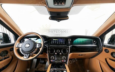 Rolls-Royce Cullinan, 2025 год, 59 000 000 рублей, 9 фотография