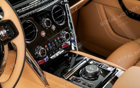 Rolls-Royce Cullinan, 2025 год, 59 000 000 рублей, 12 фотография