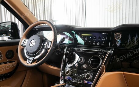 Rolls-Royce Cullinan, 2025 год, 59 000 000 рублей, 10 фотография