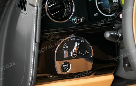 Rolls-Royce Cullinan, 2025 год, 59 000 000 рублей, 15 фотография