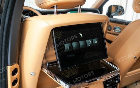 Rolls-Royce Cullinan, 2025 год, 59 000 000 рублей, 24 фотография