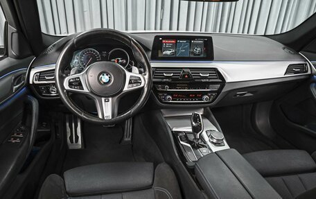 BMW 5 серия, 2019 год, 3 894 111 рублей, 6 фотография