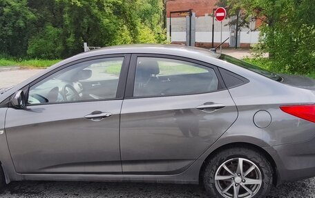 Hyundai Solaris II рестайлинг, 2013 год, 700 000 рублей, 8 фотография