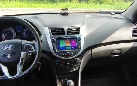 Hyundai Solaris II рестайлинг, 2013 год, 700 000 рублей, 13 фотография