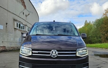 Volkswagen Multivan T6 рестайлинг, 2017 год, 3 450 000 рублей, 4 фотография