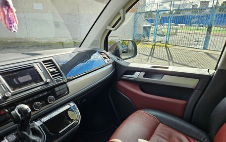 Volkswagen Multivan T6 рестайлинг, 2017 год, 3 450 000 рублей, 18 фотография