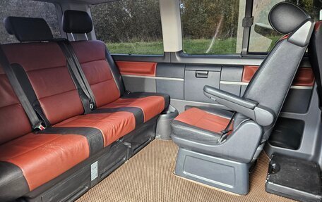 Volkswagen Multivan T6 рестайлинг, 2017 год, 3 450 000 рублей, 22 фотография
