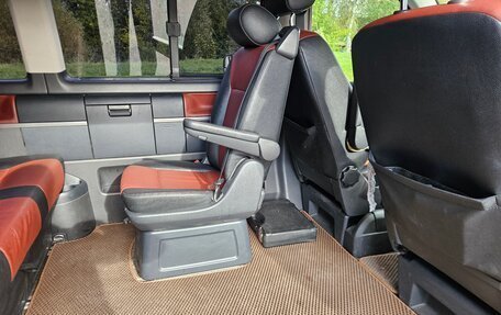 Volkswagen Multivan T6 рестайлинг, 2017 год, 3 450 000 рублей, 23 фотография