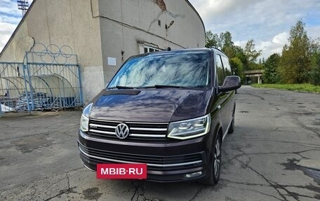 Volkswagen Multivan T6 рестайлинг, 2017 год, 3 450 000 рублей, 3 фотография