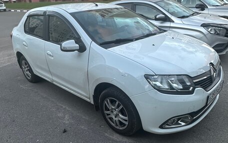 Renault Logan II, 2017 год, 900 000 рублей, 4 фотография