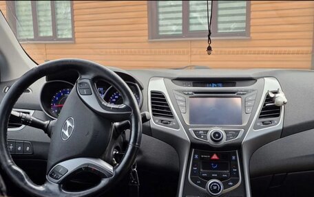 Hyundai Elantra V, 2015 год, 1 100 000 рублей, 4 фотография