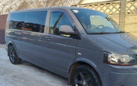 Volkswagen Caravelle T5, 2011 год, 2 000 000 рублей, 2 фотография