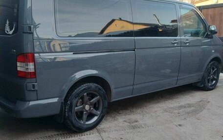 Volkswagen Caravelle T5, 2011 год, 2 000 000 рублей, 3 фотография