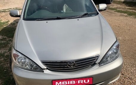 Toyota Camry V40, 2002 год, 750 000 рублей, 1 фотография
