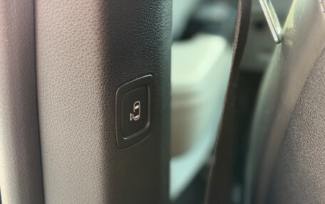 KIA Carnival, 2021 год, 3 900 000 рублей, 28 фотография