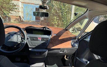 Citroen C4 Picasso II рестайлинг, 2010 год, 650 000 рублей, 4 фотография