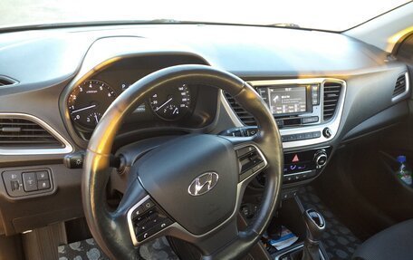 Hyundai Solaris II рестайлинг, 2018 год, 1 500 000 рублей, 13 фотография