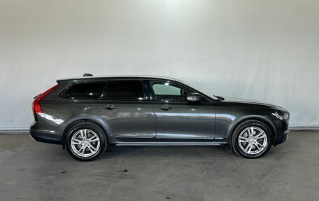 Volvo V90 Cross Country I рестайлинг, 2018 год, 2 865 000 рублей, 7 фотография