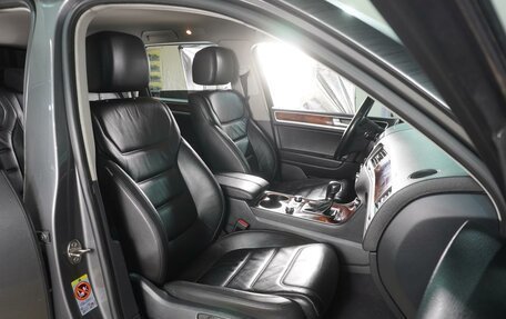 Volkswagen Touareg III, 2013 год, 2 749 000 рублей, 8 фотография