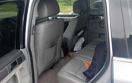 Volkswagen Touareg III, 2004 год, 1 000 000 рублей, 4 фотография
