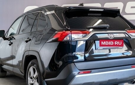 Toyota RAV4, 2021 год, 3 400 000 рублей, 7 фотография