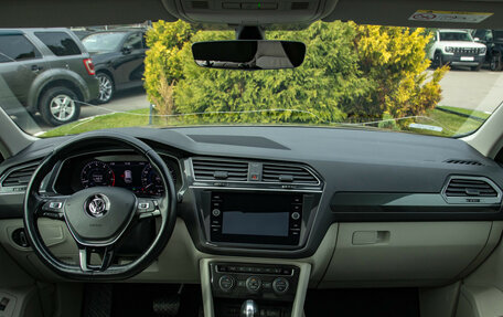 Volkswagen Tiguan II, 2017 год, 2 188 000 рублей, 10 фотография