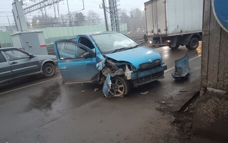 Toyota Vitz, 2003 год, 300 000 рублей, 2 фотография