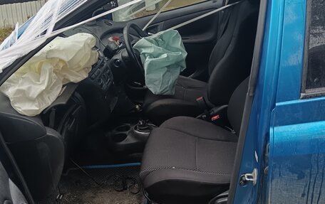Toyota Vitz, 2003 год, 300 000 рублей, 4 фотография