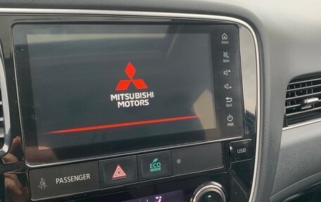 Mitsubishi Outlander III рестайлинг 3, 2022 год, 2 990 000 рублей, 6 фотография
