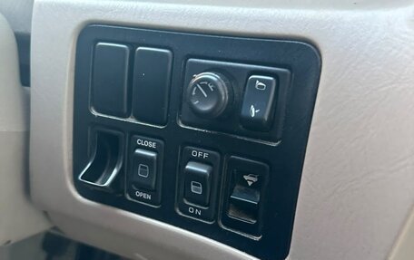 Nissan Liberty, 2004 год, 449 000 рублей, 27 фотография