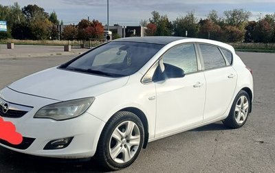 Opel Astra J, 2011 год, 600 000 рублей, 1 фотография