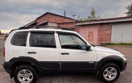 Chevrolet Niva I рестайлинг, 2017 год, 726 000 рублей, 3 фотография